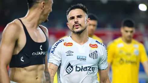 Meio-campista não encontrou o melhor futebol. Fernando Torres/AGIF.