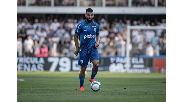 Avaí e Paysandu duelam pela Série B.