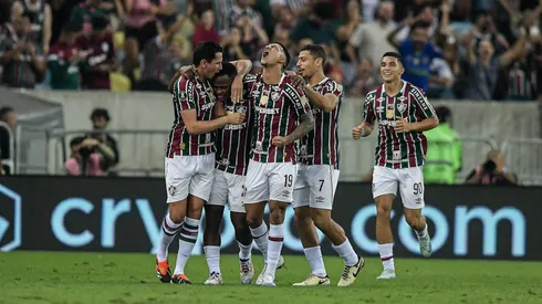 Arias jogador do Fluminense comemora seu gol com jogadores do seu time durante partida contra o Gremio no estadio Maracana pelo campeonato Copa Libertadores 2024.