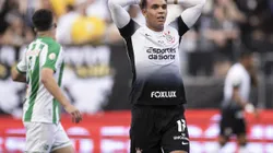 Corinthians x Juventude SÃO PAULO, SP - 04.08.2024: CORINTHIANS X JUVENTUDE - Giovane regrets a missed goal during the match between Corinthians x Juventude held at the Neo Química Arena in São Paulo, SP. The game is valid for the 21st round of the Brasileirão 2024. Photo: Marco Galvão/Fotoarena x2587338x PUBLICATIONxNOTxINxBRA MarcoxGalvão