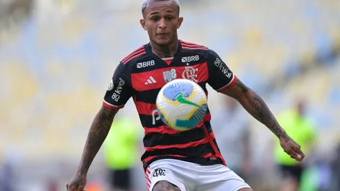 Wesley jogador do Flamengo durante partida. Foto: Thiago Ribeiro/AGIF