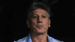 SP - SAO PAULO - 25/07/2024 - BRASILEIRO A 2024, CORINTHIANS X GREMIO - Renato Portaluppi tecnico do Gremio durante partida contra o Corinthians no estadio Arena Corinthians pelo campeonato Brasileiro A 2024. Foto: Ettore Chiereguini/AGIF