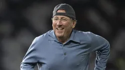 RJ - RIO DE JANEIRO - 14/08/2024 - COPA LIBERTADORES 2024, BOTAFOGO X PALMEIRAS - John Textor dono da SAF do Botafogo apos partida contra o Palmeiras no estadio Engenhao pelo campeonato Copa Libertadores 2024. Foto: Jorge Rodrigues/AGIF