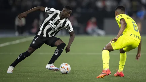 Botafogo leva vantagem após vencer no Nilton Santos.