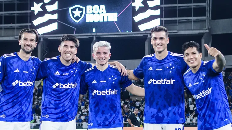 Botafogo x Cruzeiro, no Nilton Santos, no Rio de Janeiro. Foto: Gustavo Aleixo/Cruzeiro Lautaro Díaz e Barreal, atacantes do Cruzeiro - Foto: Gustavo Aleixo/Cruzeiro