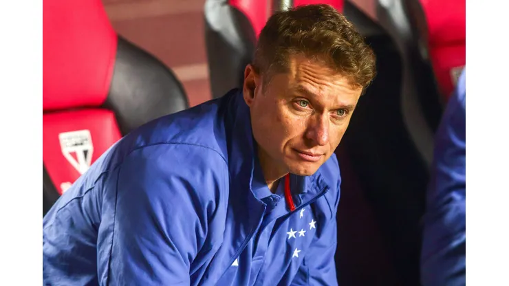 São Paulo FC x Cruzeiro SÃO PAULO, SP - 02.06.2024: SÃO PAULO FC X CRUZEIRO - Coach Fernando Seabra during the match between São Paulo and Cruzeiro valid for the 7th round of the 2024 Brazilian Championship held at MorumBIS on Sunday night 02 in São Paulo. Photo: Yuri Murakami/Fotoarena x2548895x PUBLICATIONxNOTxINxBRA YurixMurakami