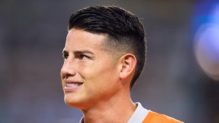 - Meio-campista James Rodríguez