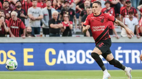 Lateral-direito jogou pelo Furacão