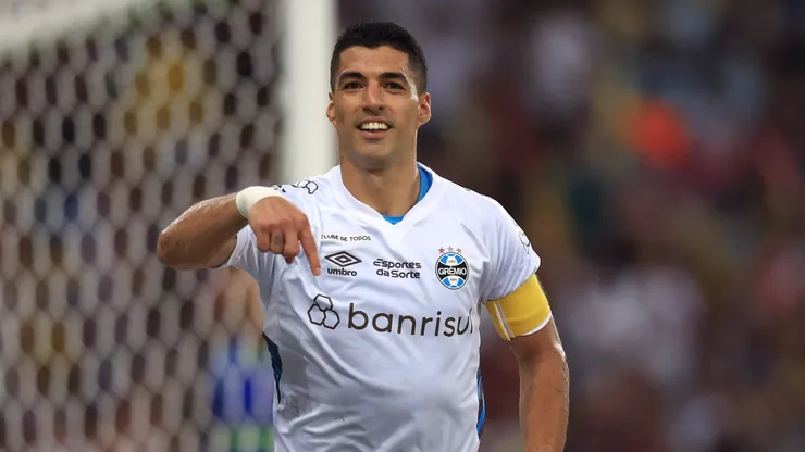 Luis Suárez comemora gol no Maracanã contra o Fluminense, no Campeonato Brasileiro de 2023.