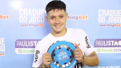 Rodrigo Garro Jogador do Corinthians ganha premio de melhor da partida ao final da partida contra o Palmeiras no estadio Arena Barueri pelo campeonato Paulista 2024.