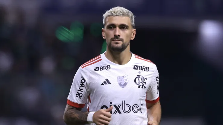 Arrascaeta durante o jogo entre Palmeiras x Flamengo