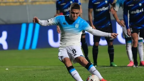 Racing e Huachipato brigam por vaga na Sul-Americana.