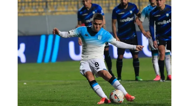 Racing e Huachipato brigam por vaga na Sul-Americana.