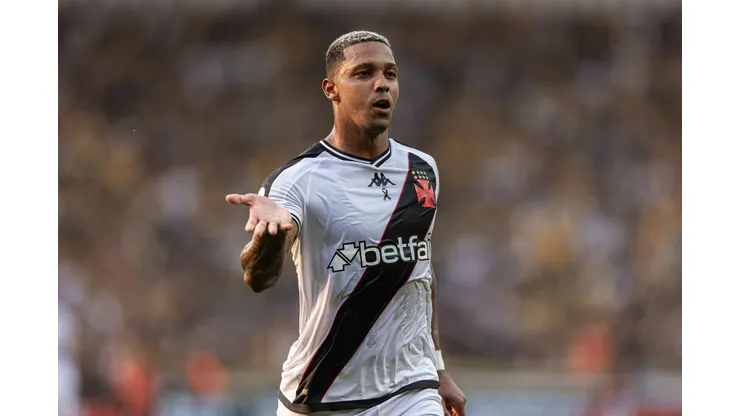 David, do Vasco, terá concorrência no ataque
