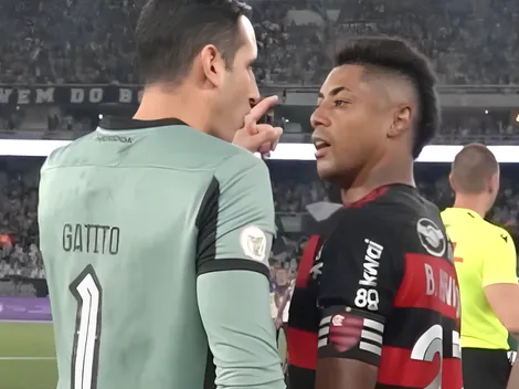 Bruno Henrique acusa Gatito de agressão em Fogão x Flamengo