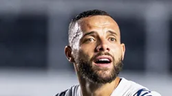 Guilherme, jogador do Santos, entrou no noticiário rubro-negro.