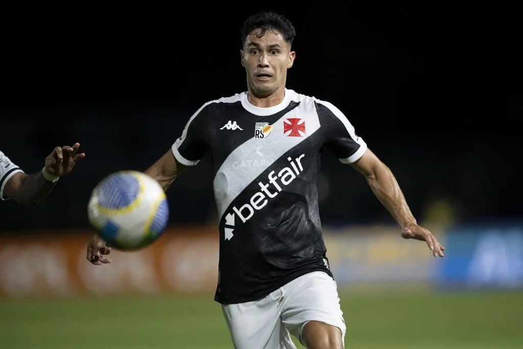 Galdames não convenceu e está de saída do Vasco rumo ao San Lorenzo, da Argentina – Foto: Jorge Rodrigues/AGIF