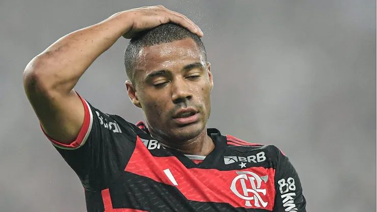 De La Cruz, jogador do Flamengo, lamenta durante partida contra o Palmeiras no estádio Maracanã pelo Brasileirão Série A 2024. Foto: Thiago Ribeiro/AGIF