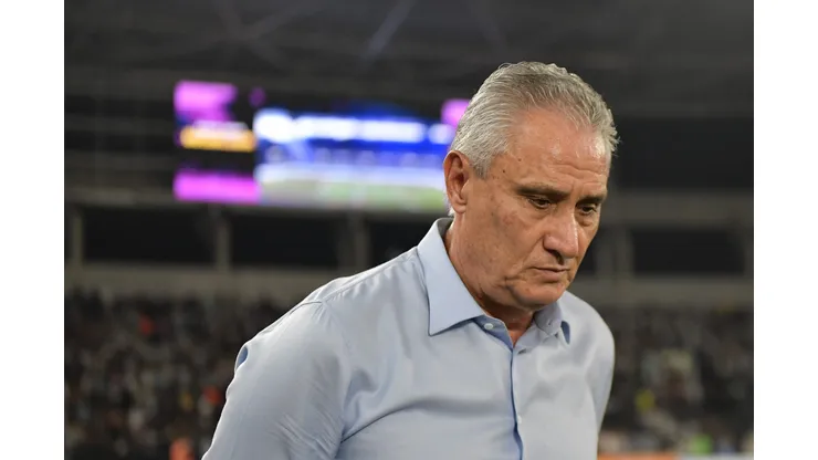 RJ - RIO DE JANEIRO - 18/08/2024 - BRASILEIRO A 2024, BOTAFOGO X FLAMENGO - Tite tecnico do Flamengo durante partida contra o Botafogo no estadio Engenhao pelo campeonato Brasileiro A 2024. Foto: Thiago Ribeiro/AGIF