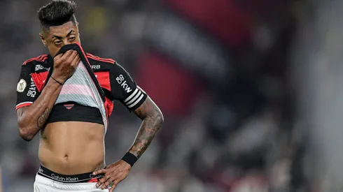 Bruno Henrique jogador do Flamengo lamenta durante partida contra o Botafogo. Foto: Thiago Ribeiro/AGIF