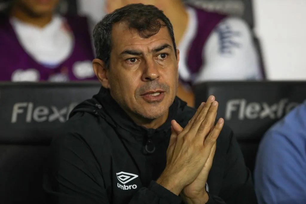 Fábio Carille, técnico do Peixe