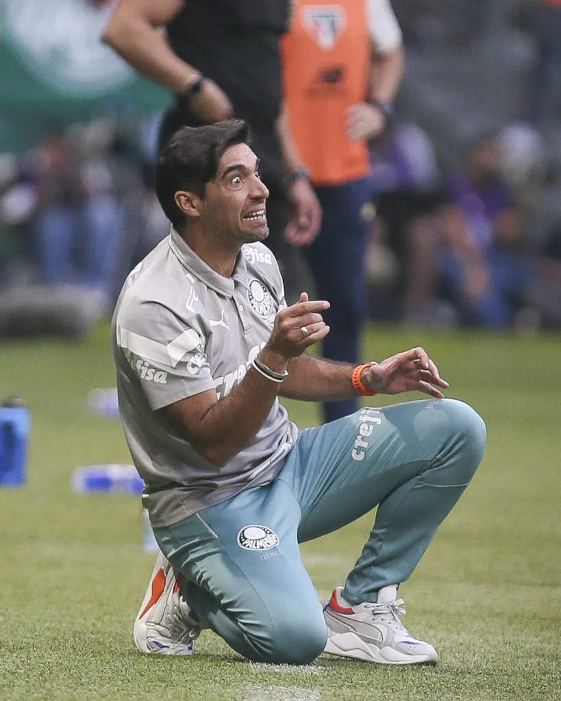 SAO PAULO, BRAZIL – AUGUST 18: Abel Ferreira head coach of Palmeiras gestures during the Brasileirao 2024 match between Palmeiras and Sao Paulo at Allianz Parque on August 18, 2024 in Sao Paulo, Brazil. (Photo by Ricardo Moreira/Getty Images)