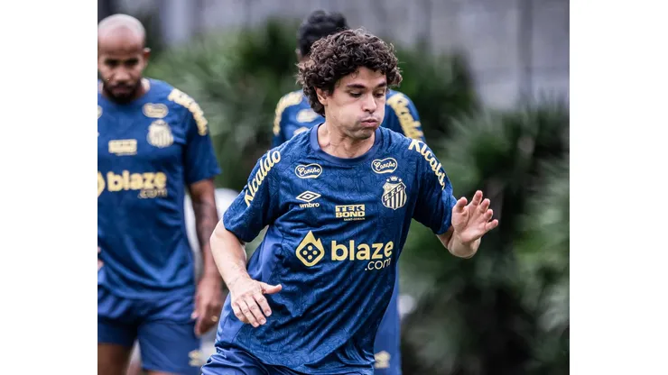 Vai ficar? Santos está perto de definir futuro de lateral-esquerdo Dodô