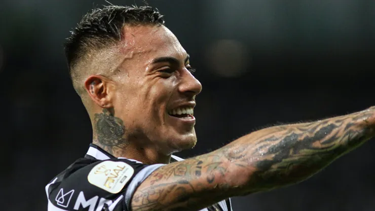 Eduardo Vargas jogador do Atletico-MG comemora seu gol durante partida contra o Athletico-PR no estadio Mineirao pelo campeonato Copa do Brasil 2021.