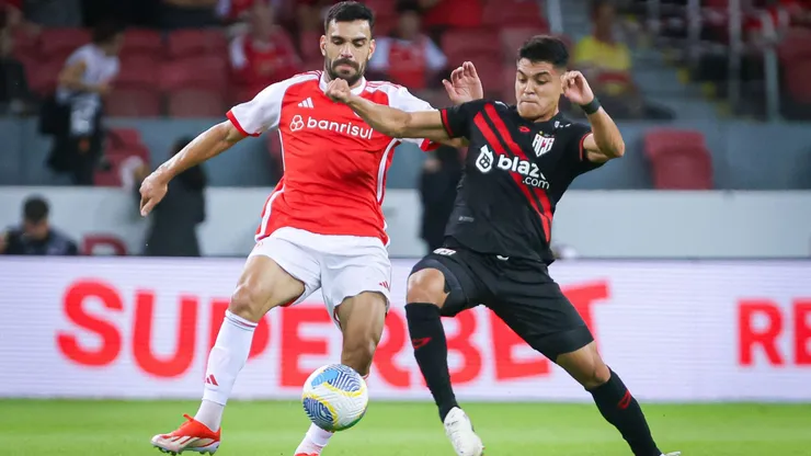 Acompanhe ao vivo Atlético-GO x Internacional no site Bolavip Brasil a partir das 14h30 deste domingo (18). Foto: Maxi Franzoi/AGIF