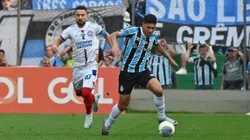 Grêmio e Bahia se enfrentando pela 23ª rodada do Campeonato Brasileiro.