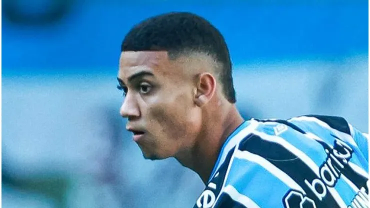Gustavo Nunes durante jogo do Campeonato Gaúcho. Atacante está de saída do Imortal.