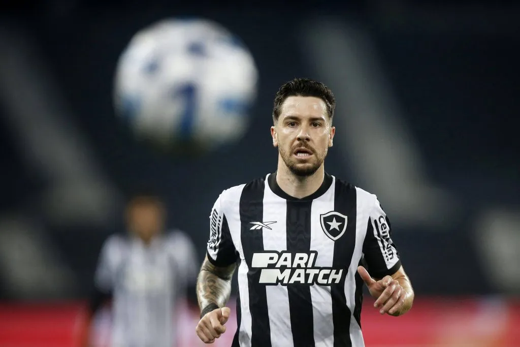 Gustavo Sauer do Botafogo foi oferecido ao Santos - Foto: Imago