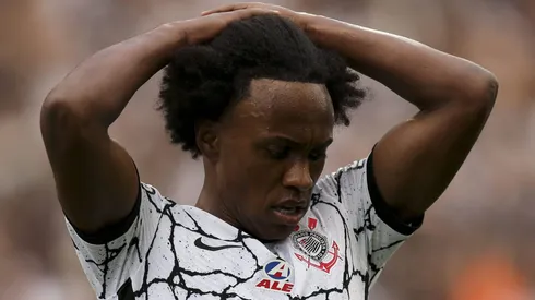 Willian lamentando oportunidade em partida contra o Grêmio, na Neo Química Arena, pelo Campeonato Brasileiro de 2021, no dia 05/12. Foto: Marco Galvão