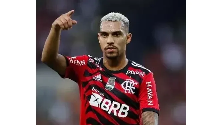 Corinthians atrasa pagamento por Matheuzinho e gera preocupação no Flamengo