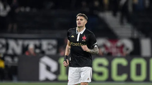 Vegetti durante o clássico contra o Fluminense