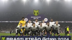 Jogadores do Corinthians. (Foto de Ricardo Moreira/Getty Images)