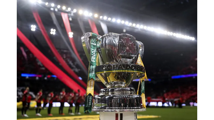 Taça da Copa do Brasil. (Foto de Buda Mendes/Getty Images)