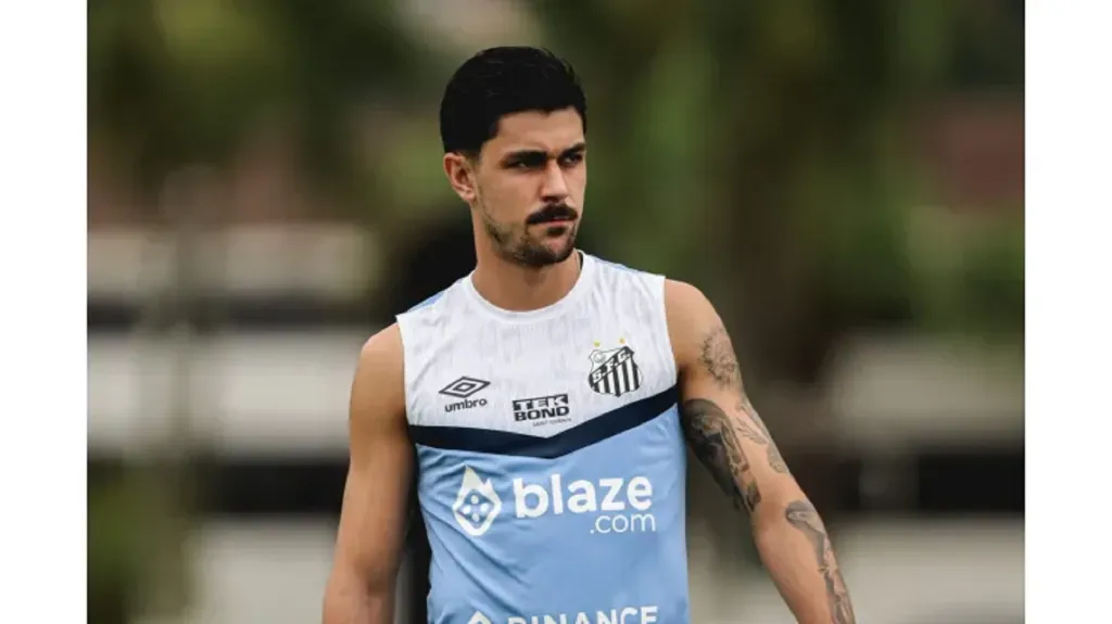 Foto: Reinaldo Campos/AGIF - João Basso, zagueiro do Santos