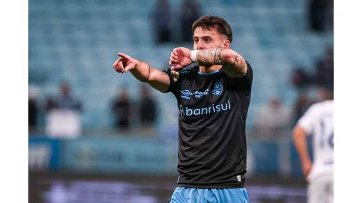 Carballo não joga mais pelo Grêmio