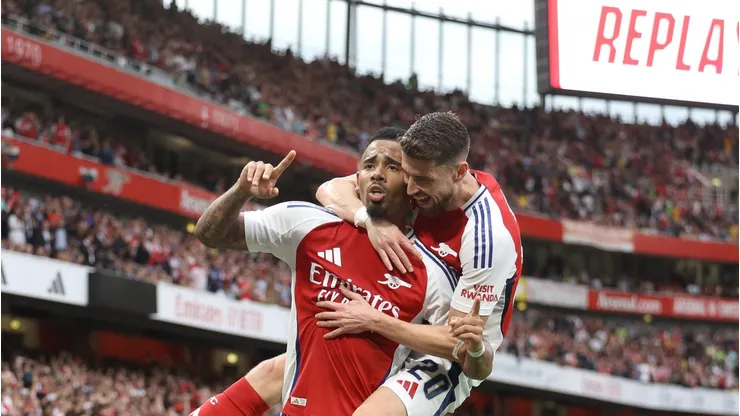 Gabriel Jesus comemorando seu gol pelo Arsenal diante do Bayer Leverkusen. (Photo by Warren Little/Getty Images)