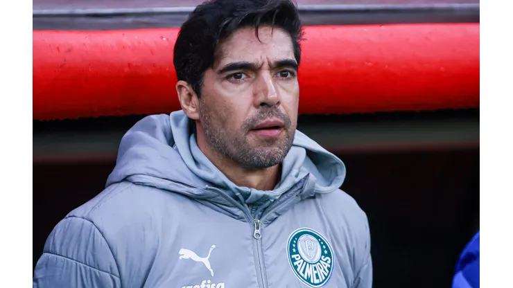 Abel Ferreira de olho na decisão de Zubeldía para o clássico