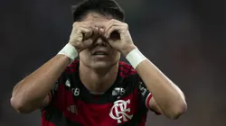 RJ - RIO DE JANEIRO - 15/08/2024 - COPA LIBERTADORES 2024, FLAMENGO X BOLIVAR - Luiz Araujo jogador do Flamengo comemora seu gol durante partida contra o Bolivar no estadio Maracana pelo campeonato Copa Libertadores 2024. Foto: Jorge Rodrigues/AGIF