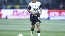 SAO PAULO, BRAZIL - JULY 01: Matheus Bidu of Corithians controls the ball during a match between Palmeiras and Corinthians as part of Brasileirao Serie A 2024 at Allianz Parque on July 01, 2024 in Sao Paulo, Brazil. (Photo by Alexandre Schneider/Getty Images)