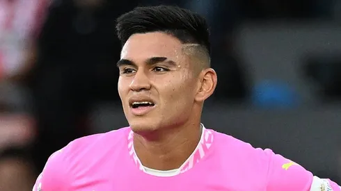 Meio-campista aprovado no Flamengo