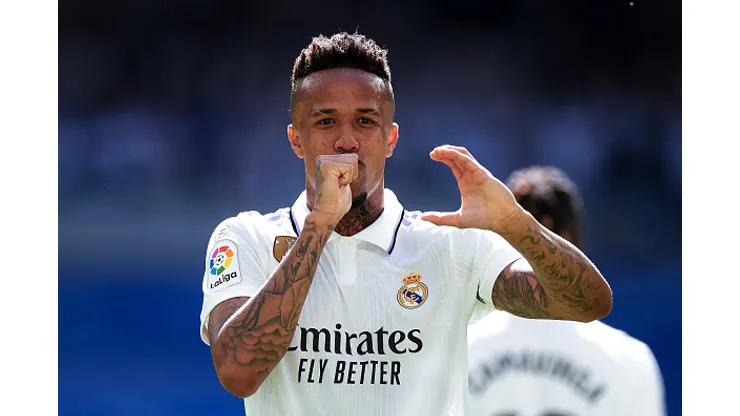 Real Madrid foi atropelado pelo PSG por 4 a 0 e Eder Militão analisou a partida. Foto: Gonzalo Arroyo Moreno/Getty Images)