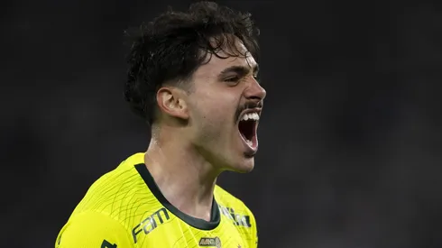 RJ - RIO DE JANEIRO - 14/08/2024 - COPA LIBERTADORES 2024, BOTAFOGO X PALMEIRAS - Mauricio jogador do Palmeiras comemora seu gol durante partida contra o Botafogo no estadio Engenhao pelo campeonato Copa Libertadores 2024. Foto: Jorge Rodrigues/AGIF