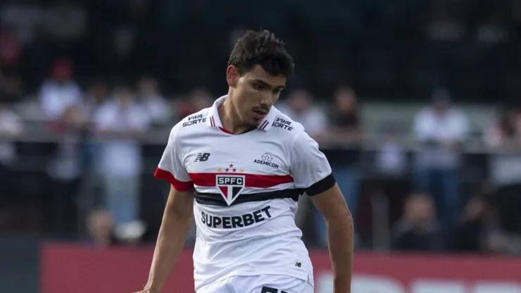 Moreira, lateral do São Paulo