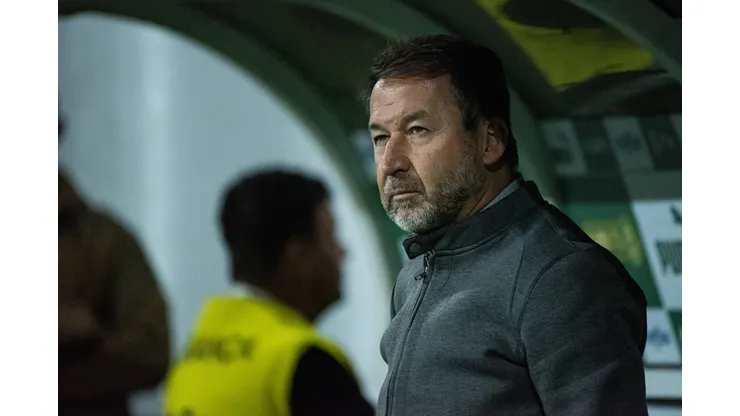 Augusto Melo não consegue contratar atacante argentino.