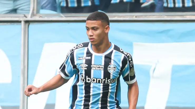 Gustavo Nunes pelo Grêmio. Foto: Maxi Franzoi/AGIF