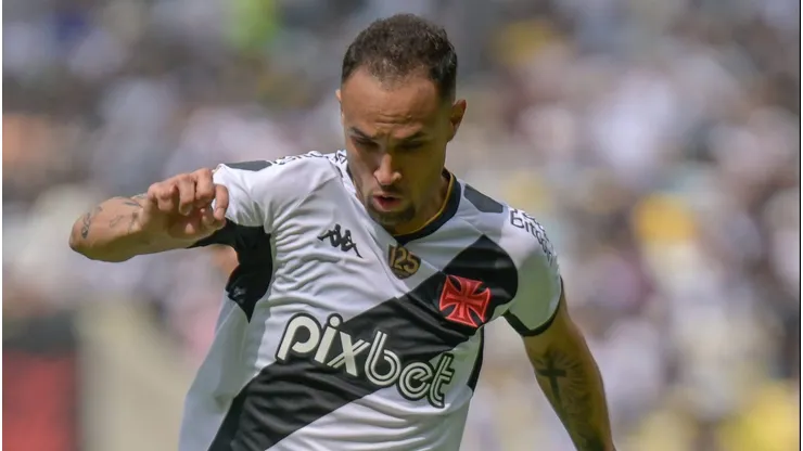 Vasco ainda não resolveu a situação de Serginho.